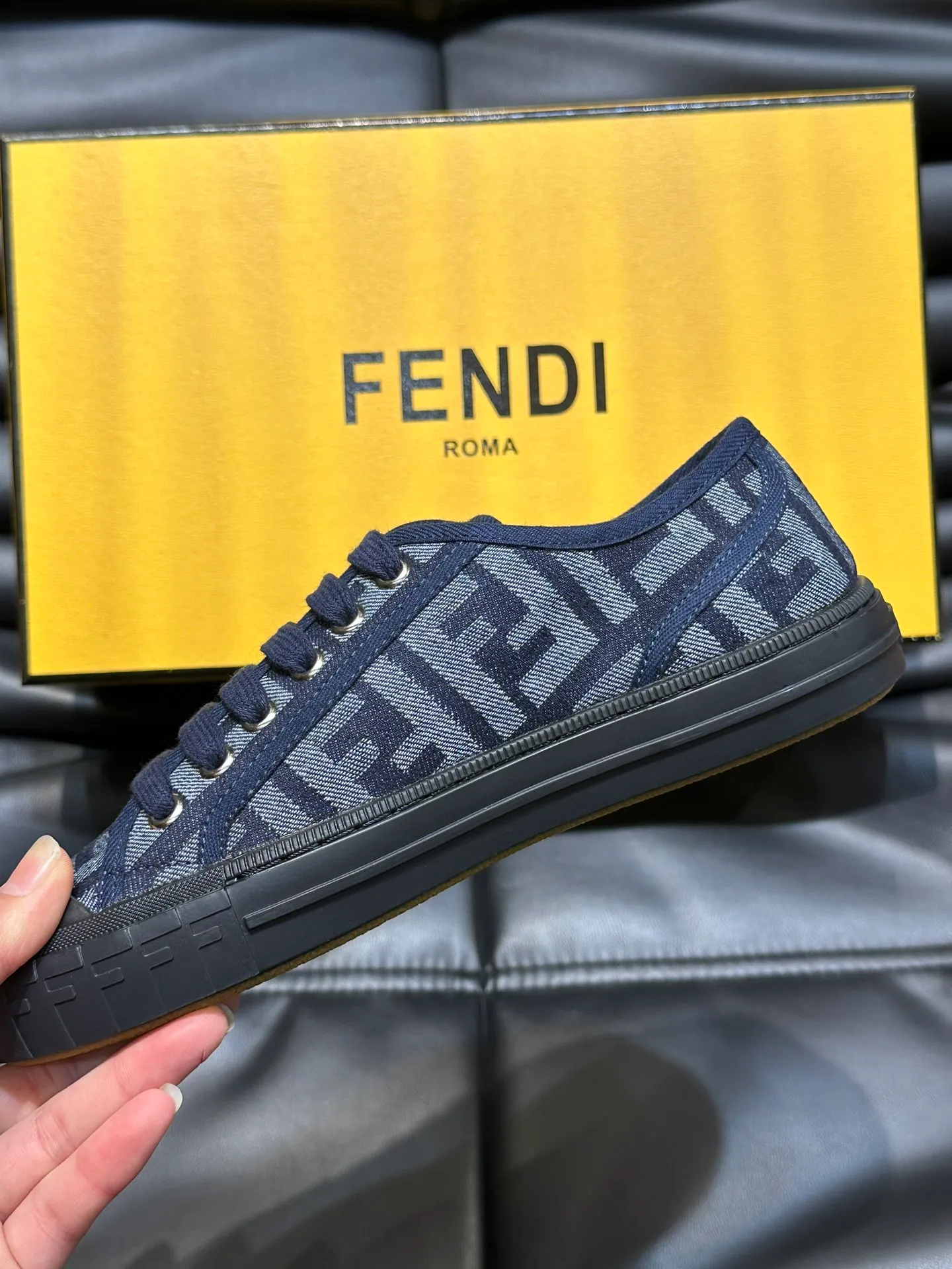 Men's men's shoes 💰420 [New style] 🍿🍿Fendi Fendi👫Couple style low-top canvas shoes, Fendi 2024 spring and summer new lace-up canvas shoes, upper FF jacquard fabric, decorated with same-color satin trim, soles FF carved decoration, soft elastic foot feel, perfect foot comfort! Size: 35-40 Male 38-45